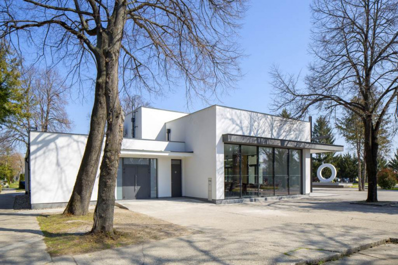 Dom smútku Dunajská Streda - obrázok 1