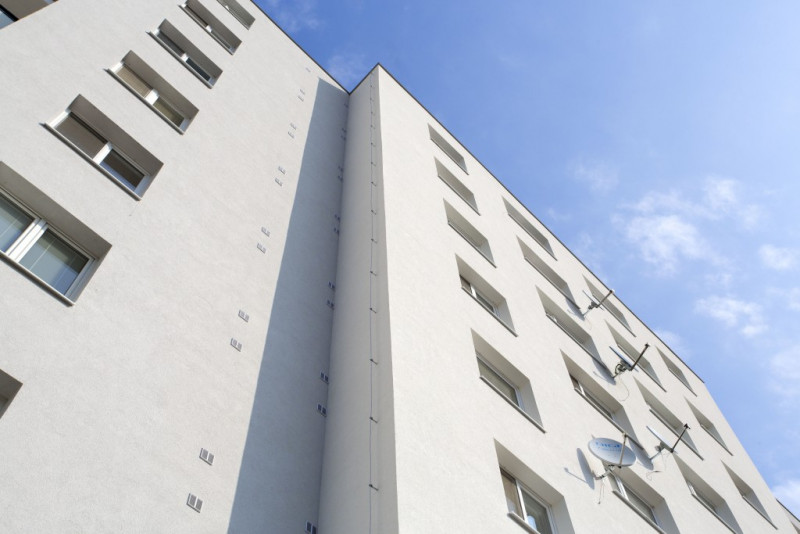 Obnova bytového domu Trenčín - obrázok 1