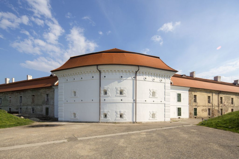 Rekonštrukcia kasárenskej budovy Nová pevnosť Komárno - obrázok 1