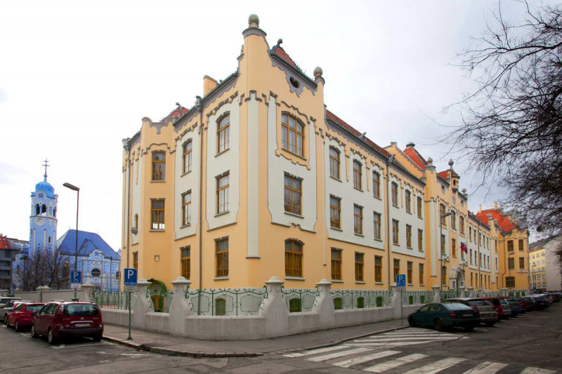 Gymnázium Grösslingová