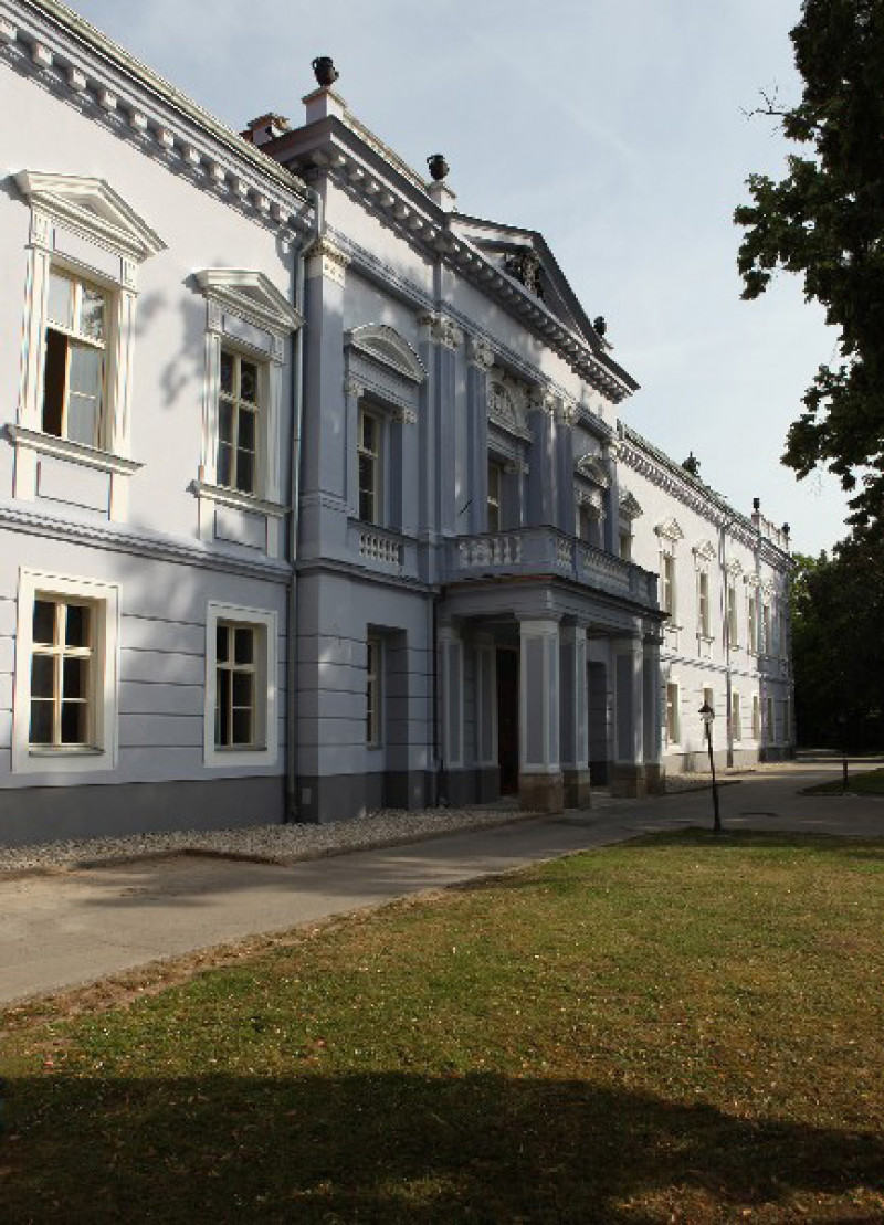 Kaštieľ Mojmírovce - obrázok 0